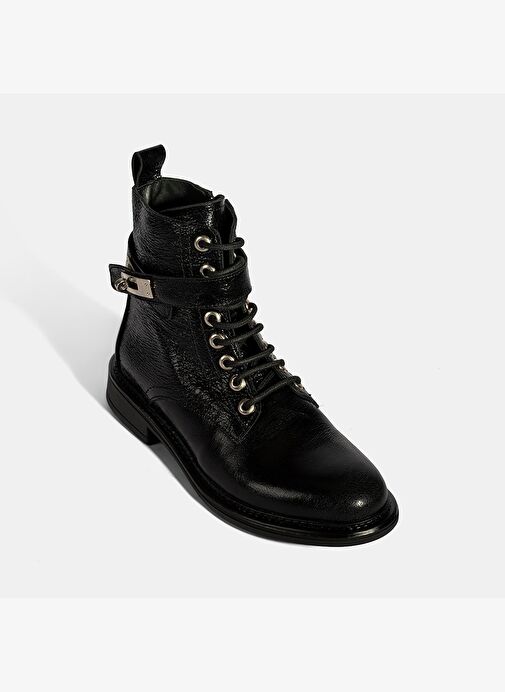 Kadın Siyah Bağcıklı Metal Aksesuarlı Deri Postal Bot - Görsel 6