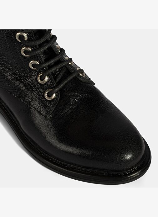 Kadın Siyah Bağcıklı Metal Aksesuarlı Deri Postal Bot - Görsel 7