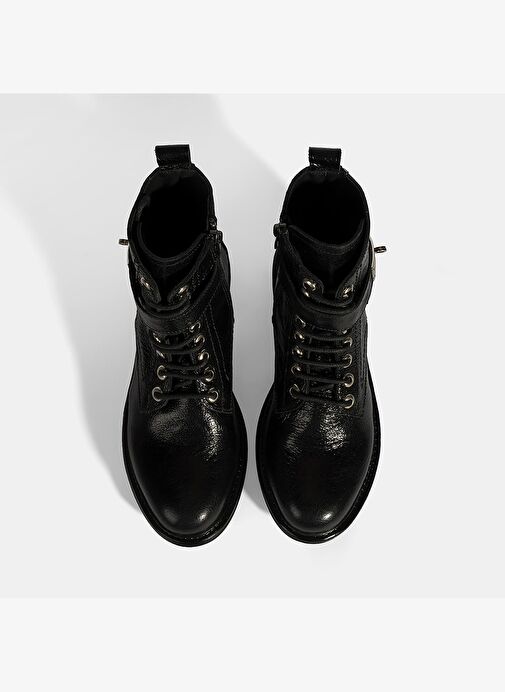 Kadın Siyah Bağcıklı Metal Aksesuarlı Deri Postal Bot - Görsel 8