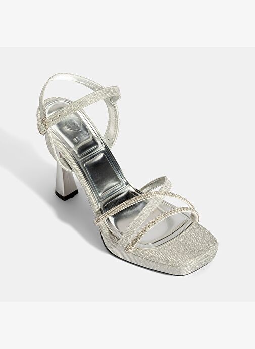 Kadın Gümüş Ayarlanabilir Tokalı Taşlı Topuklu Abiye Sandalet - Görsel 6