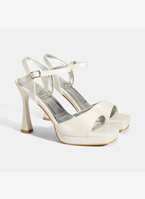Kadın Beyaz Ayarlanabilir Tokalı Topuklu Gelin Ayakkabısı - Görsel 2