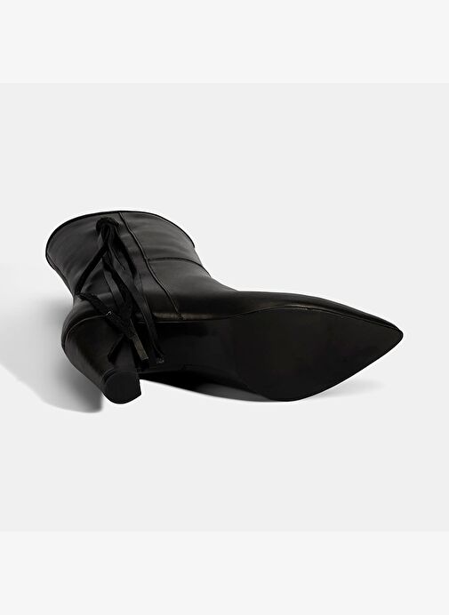 Kadın Siyah Püskül Detaylı Topuklu Deri Bot - Görsel 5
