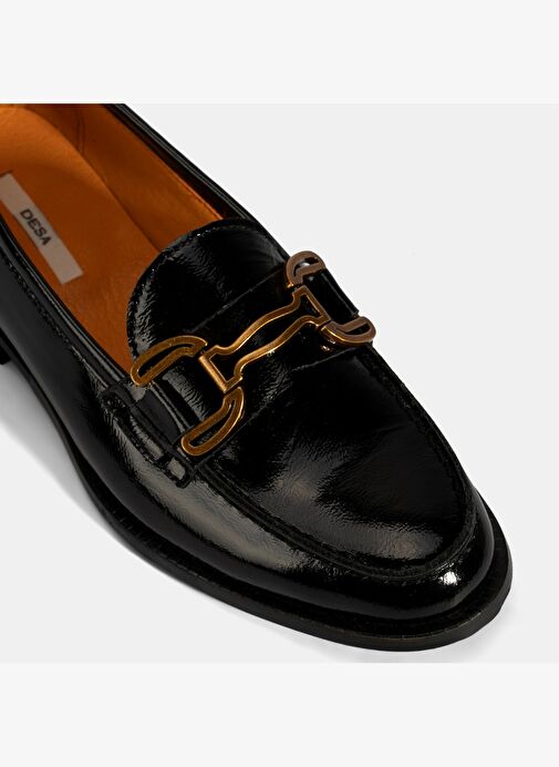 Kadın Siyah Metal Toka Aksesuarlı Rugan Loafer - Görsel 7