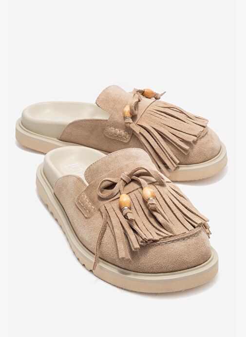 CAROL Bej Süet Püsküllü Hakiki Deri Kadın Burnu Kapalı Terlik - Görsel 2