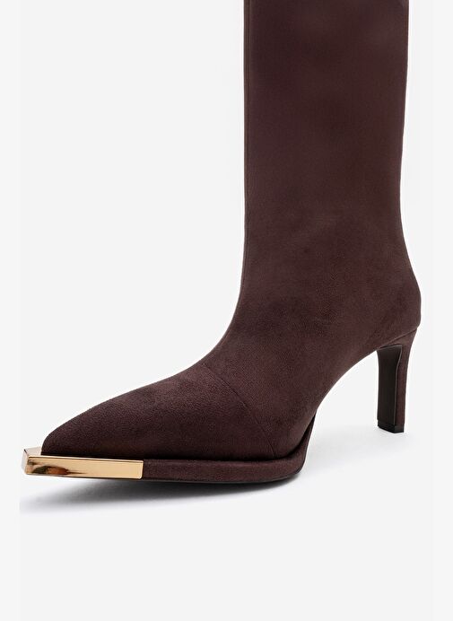 LEXA Kahverengi Süet Altın Detaylı Sivri Burunlu Kadın Topuklu Çizme - Görsel 6