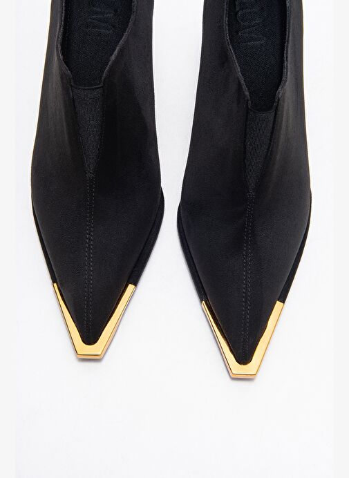 NIVA Siyah Süet Altın Detaylı Lastikli Kadın Bilekte Topuklu Ayakkabı - Görsel 3