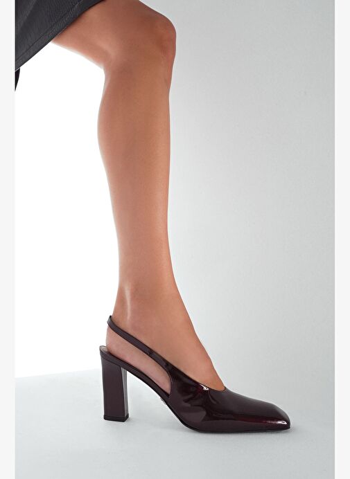 Kadın Bordo Arkası Açık Kalın Topuklu Rugan Deri Ayakkabı 25AFD121316 - Görsel 7
