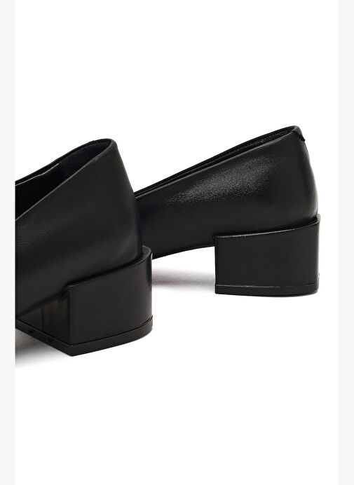 Kadın Siyah Kalın Kısa Topuklu Deri Ayakkabı 25AFD184818 - Görsel 9