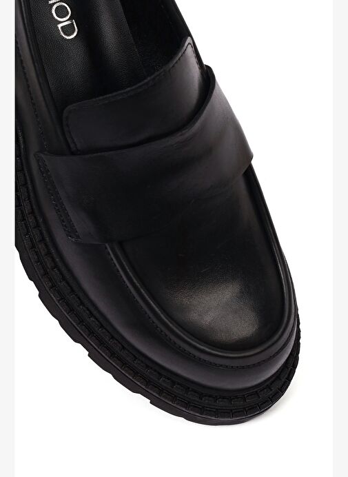 Kadın Siyah Kalın Tabanlı Deri Maskülen Loafer 25AFD185018 - Görsel 9