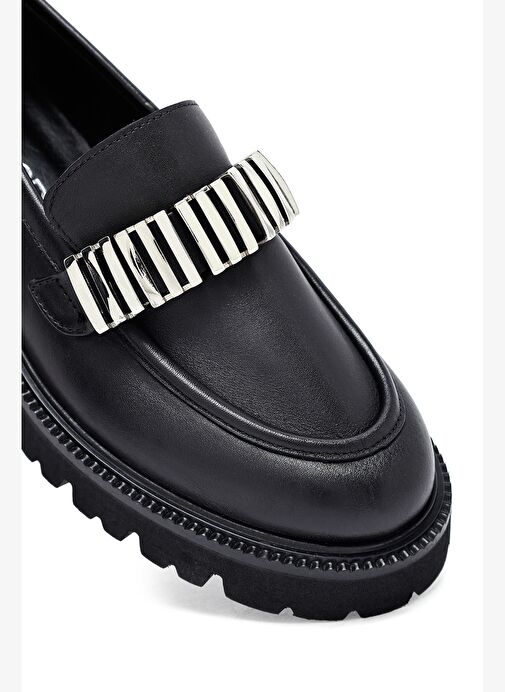 Kadın Siyah Aksesuarlı Deri Maskülen Loafer 25AFD270418 - Görsel 9