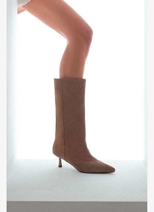 Kadın Bej İnce Topuklu Süet Deri Çizme 25AFD490510 - Görsel 2
