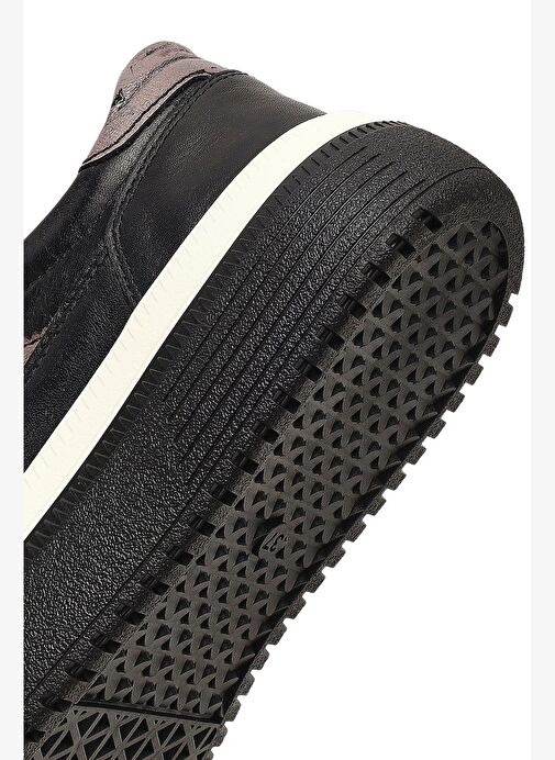 Kadın Siyah Bağcıklı Kalın Tabanlı Deri Sneaker 25AFD512614 - Görsel 9
