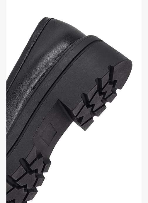 Kadın Siyah Kalın Tabanlı Maskülen Loafer 25AFE480118 - Görsel 9