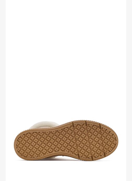 Kadın Bej Kalın Tabanlı Kürk Detaylı Süet Deri Bot 25WFD133410 - Görsel 6