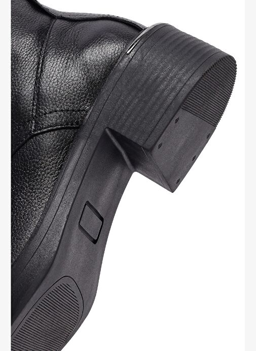 Kadın Siyah Fermuarlı Bağcıklı Deri Postal Bot 25WFD2027FT - Görsel 9