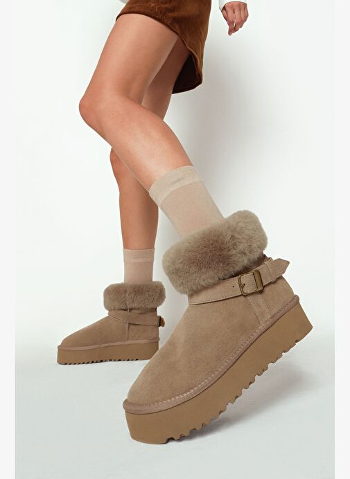 Kadın Bej Kalın Tabanlı Kürk Detaylı Süet Deri Teddy Bot 25WFD492410 - Görsel 2