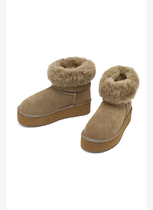 Kadın Bej Kalın Tabanlı Kürk Detaylı Süet Deri Teddy Bot 25WFD492410 - Görsel 5