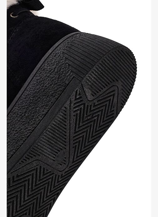 Kadın Siyah Kalın Tabanlı Püsküllü Süet Teddy Bot 25WFE402510 - Görsel 9