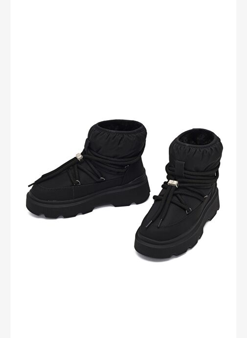 Kadın Siyah Bağcıklı Kalın Tabanlı Bot 25WFE494814 - Görsel 4