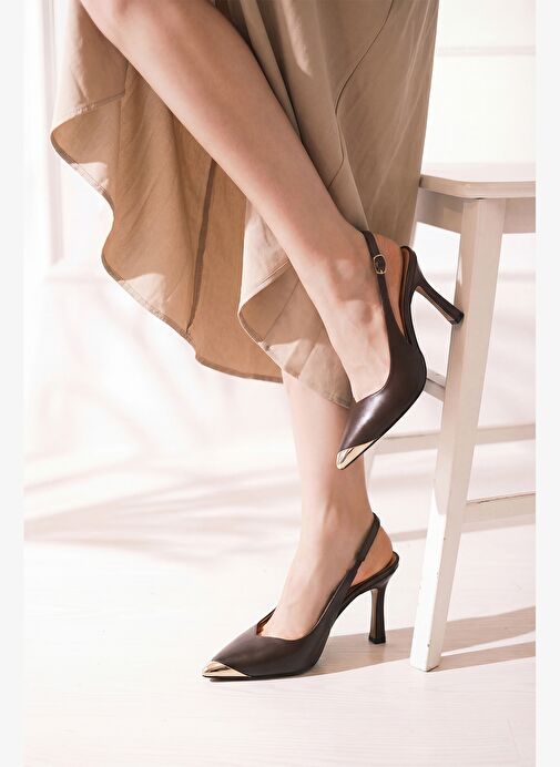 Marjin Marjin Belirsiz Kadın Stiletto Sivri Burun Altın Detaylı Arkası Açık Topuklu Ayakkabı Süvat Kahve | Boyner Belirsiz - 3. görsel