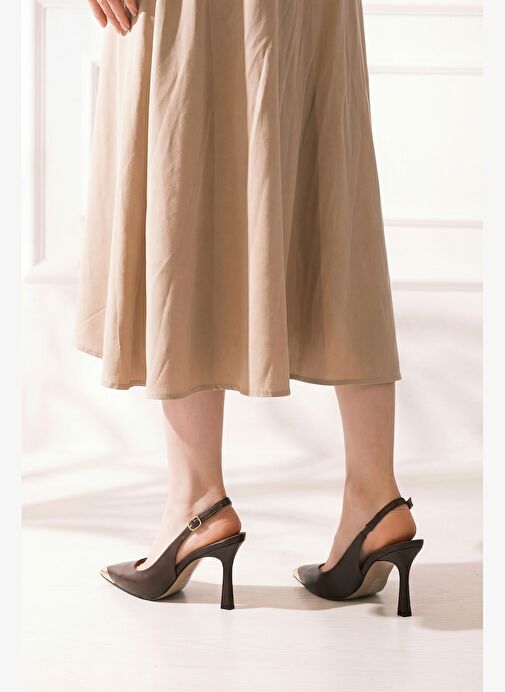 Marjin Marjin Belirsiz Kadın Stiletto Sivri Burun Altın Detaylı Arkası Açık Topuklu Ayakkabı Süvat Kahve | Boyner Belirsiz - 5. görsel