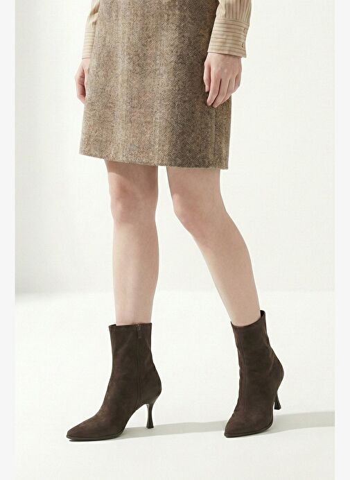 Kadın Topuklu Bot Sivri Burun Kadeh Ökçe Günlük Klasik Bot Holes Kahve Süet - Görsel 5