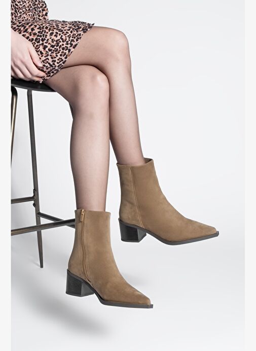 Marjin Marjin Kadın Sivri Burun Dikiş Detaylı Kalın Topuklu Bot Vorsis Taba Süet | Boyner Taba Süet - 3. görsel