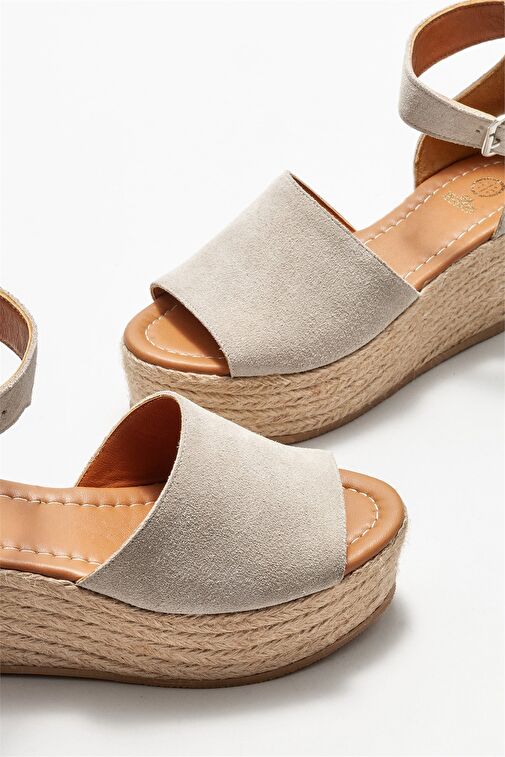 Bej Deri Kadın Dolgu Topuklu Sandalet - Görsel 4