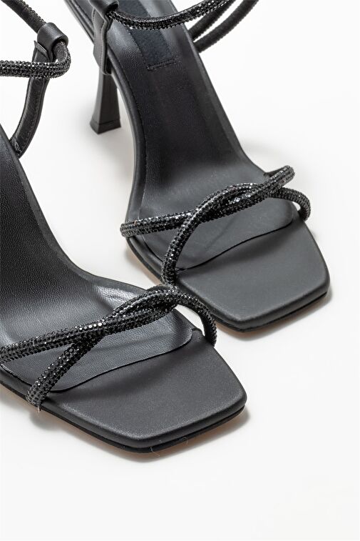 Siyah Kadın Topuklu Sandalet - Görsel 4