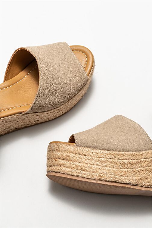 Bej Deri Kadın Dolgu Topuklu Sandalet - Görsel 4