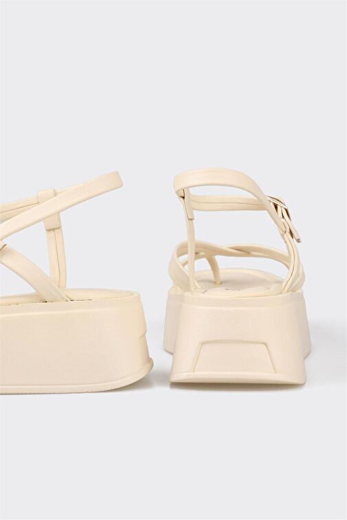 Bej Deri Kadın Dolgu Topuk Sandalet - Görsel 6