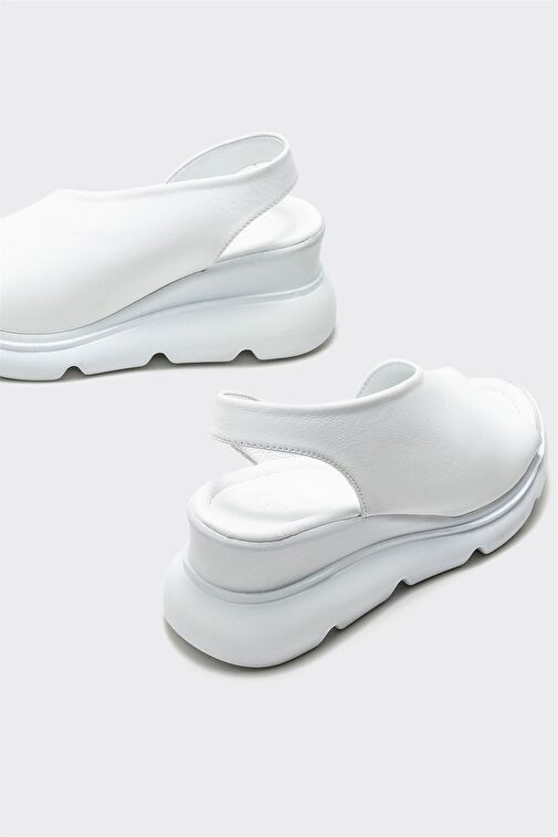 Beyaz Deri Kadın Dolgu Topuklu Sandalet - Görsel 5