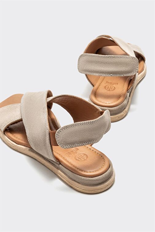 Bej Deri Kadın Düz Sandalet - Görsel 5