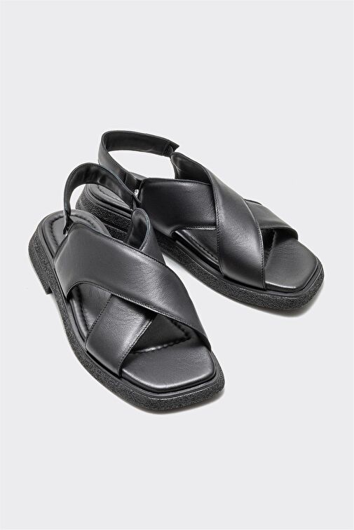 Siyah Deri Kadın Düz Sandalet - Görsel 3