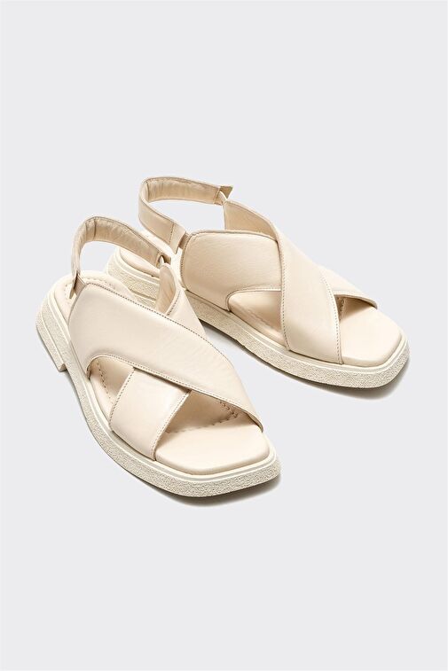 Bej Deri Kadın Düz Sandalet - Görsel 3