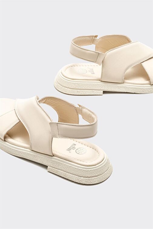 Bej Deri Kadın Düz Sandalet - Görsel 5