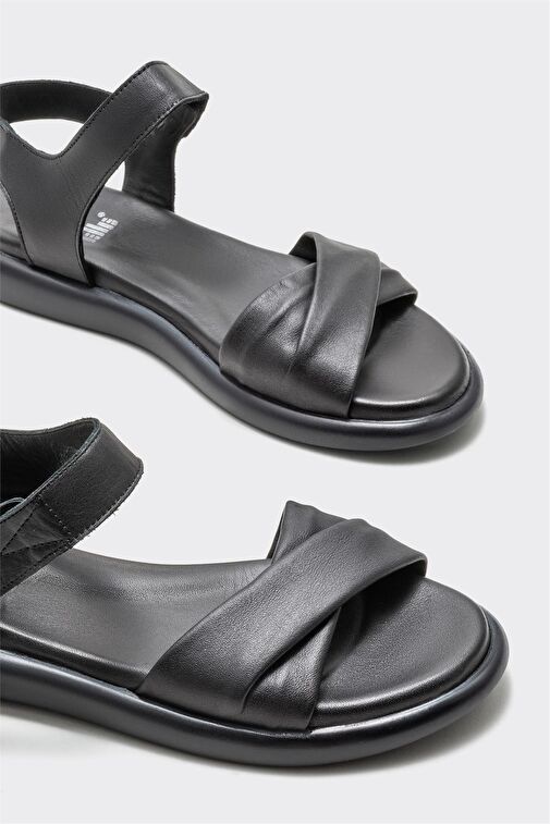 Siyah Deri Kadın Düz Sandalet - Görsel 4