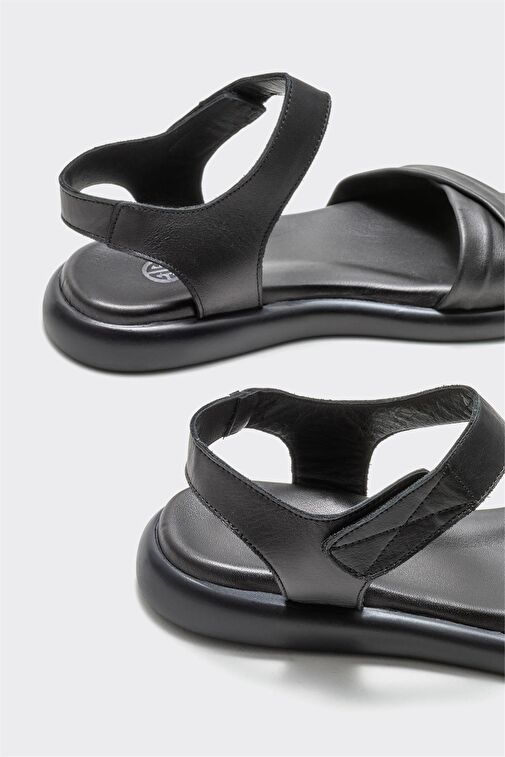 Siyah Deri Kadın Düz Sandalet - Görsel 5