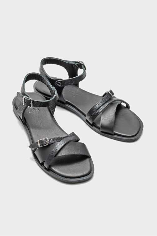 Siyah Deri Kadın Düz Sandalet - Görsel 3