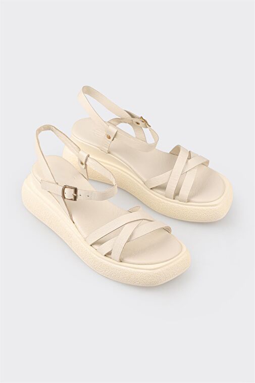 Bej Deri Kadın Dolgu Topuk Sandalet - Görsel 3