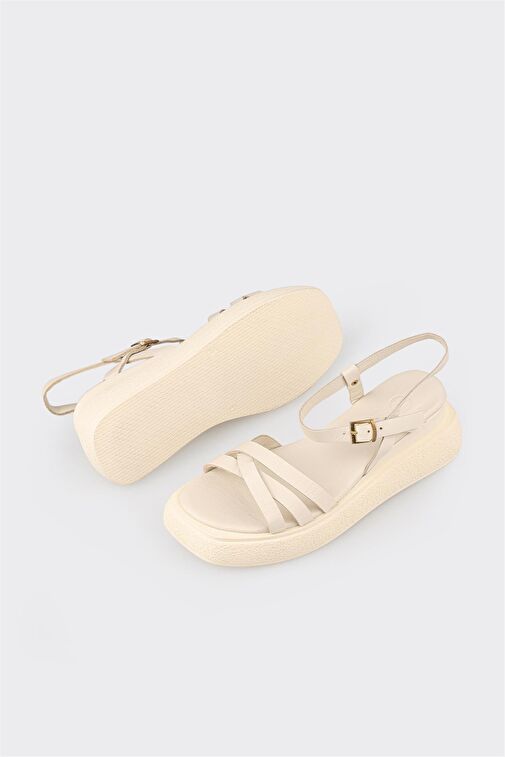 Bej Deri Kadın Dolgu Topuk Sandalet - Görsel 4