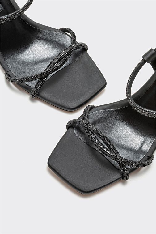 Siyah Kadın Topuklu Sandalet - Görsel 4