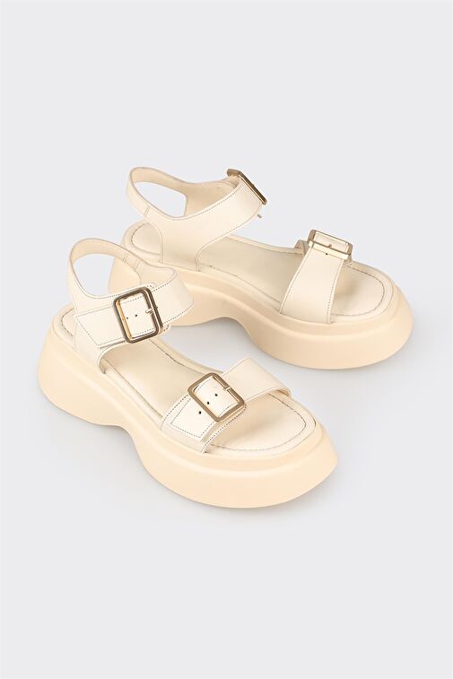 Bej Deri Kadın Dolgu Topuk Sandalet - Görsel 3