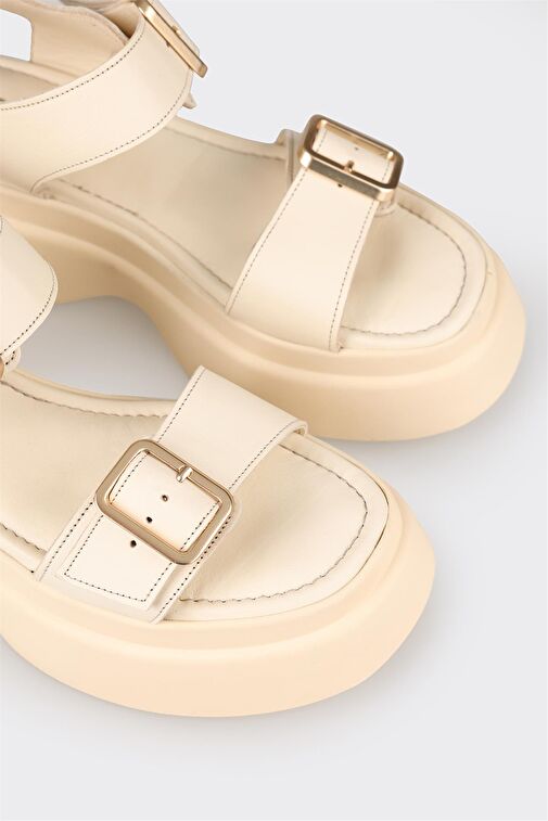 Bej Deri Kadın Dolgu Topuk Sandalet - Görsel 6