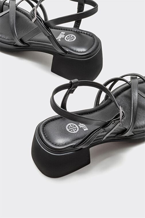 Siyah Deri Kadın Topuklu Sandalet - Görsel 5