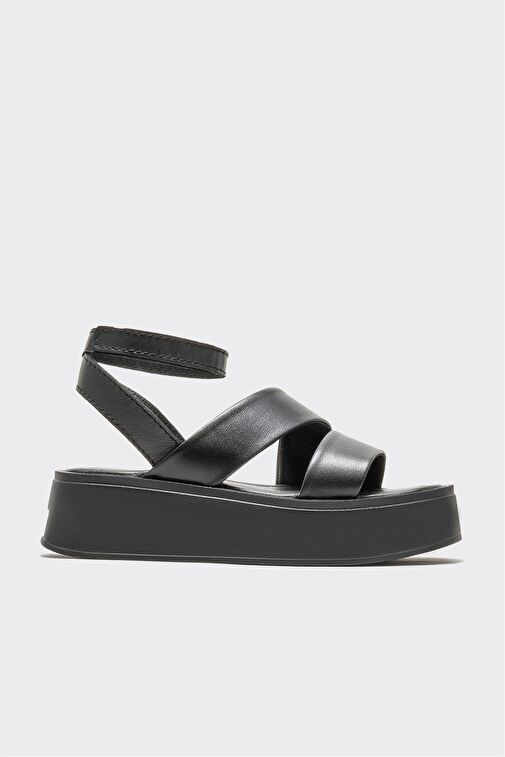 Siyah Deri Kadın Dolgu Topuk Sandalet - Görsel 2
