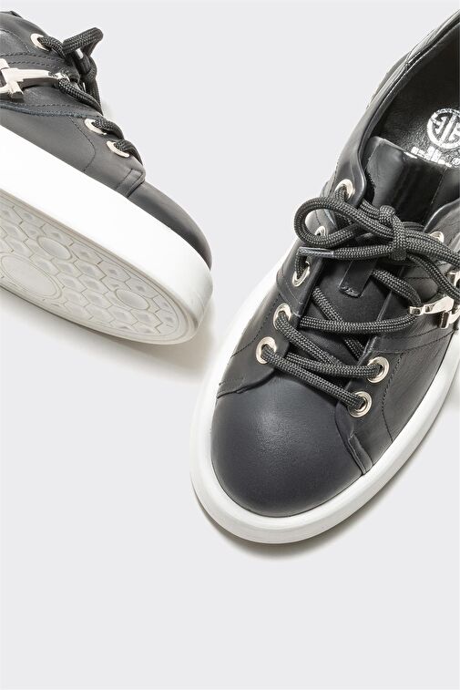 Siyah Deri Kadın Spor Ayakkabı - Görsel 4