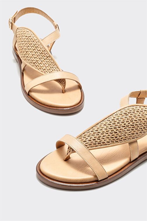 Naturel Kadın Parmak Arası Sandalet - Görsel 4
