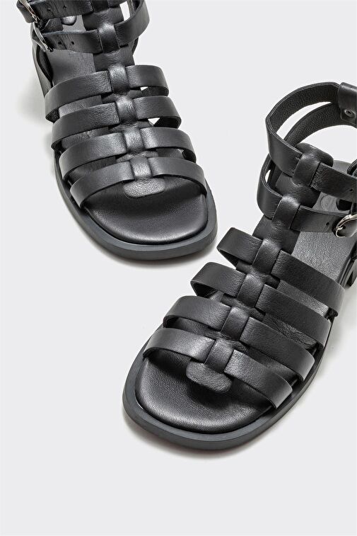 Siyah Deri Kadın Düz Sandalet - Görsel 4