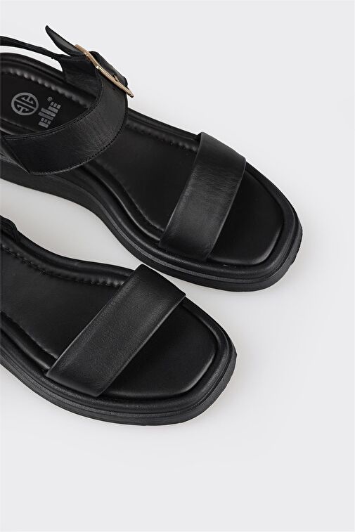 Siyah Deri Kadın Dolgu Topuk Sandalet - Görsel 6